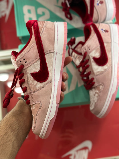 Nike dunk low sb valentines