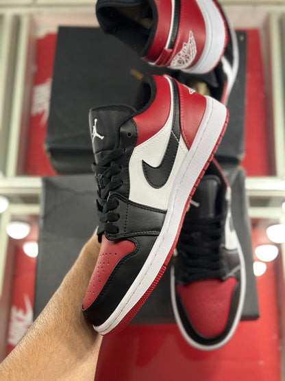 Jordan 1 low Black/Red