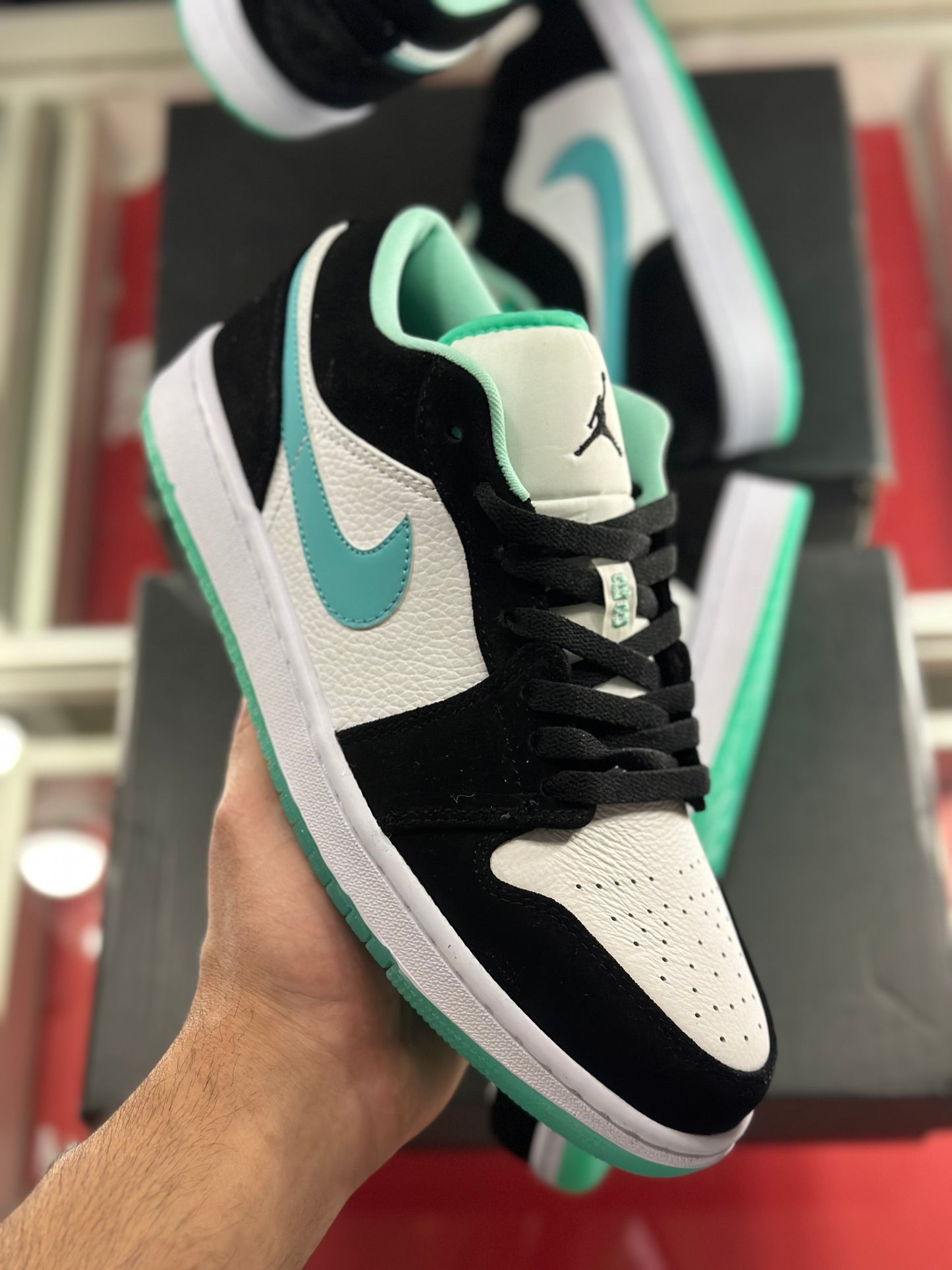 Jordan 1 low green Island