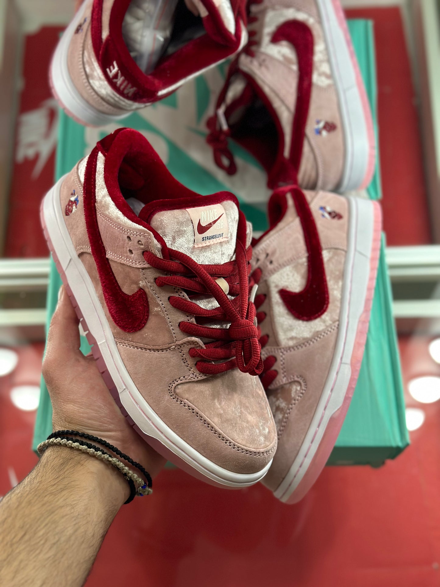 Nike dunk low sb valentines