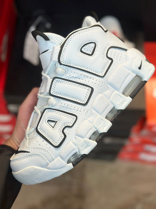 Nike more uptempo white/black