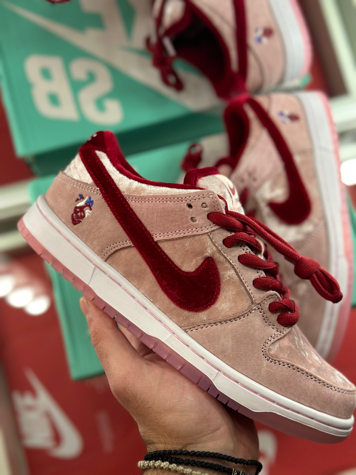 Nike dunk low sb valentines