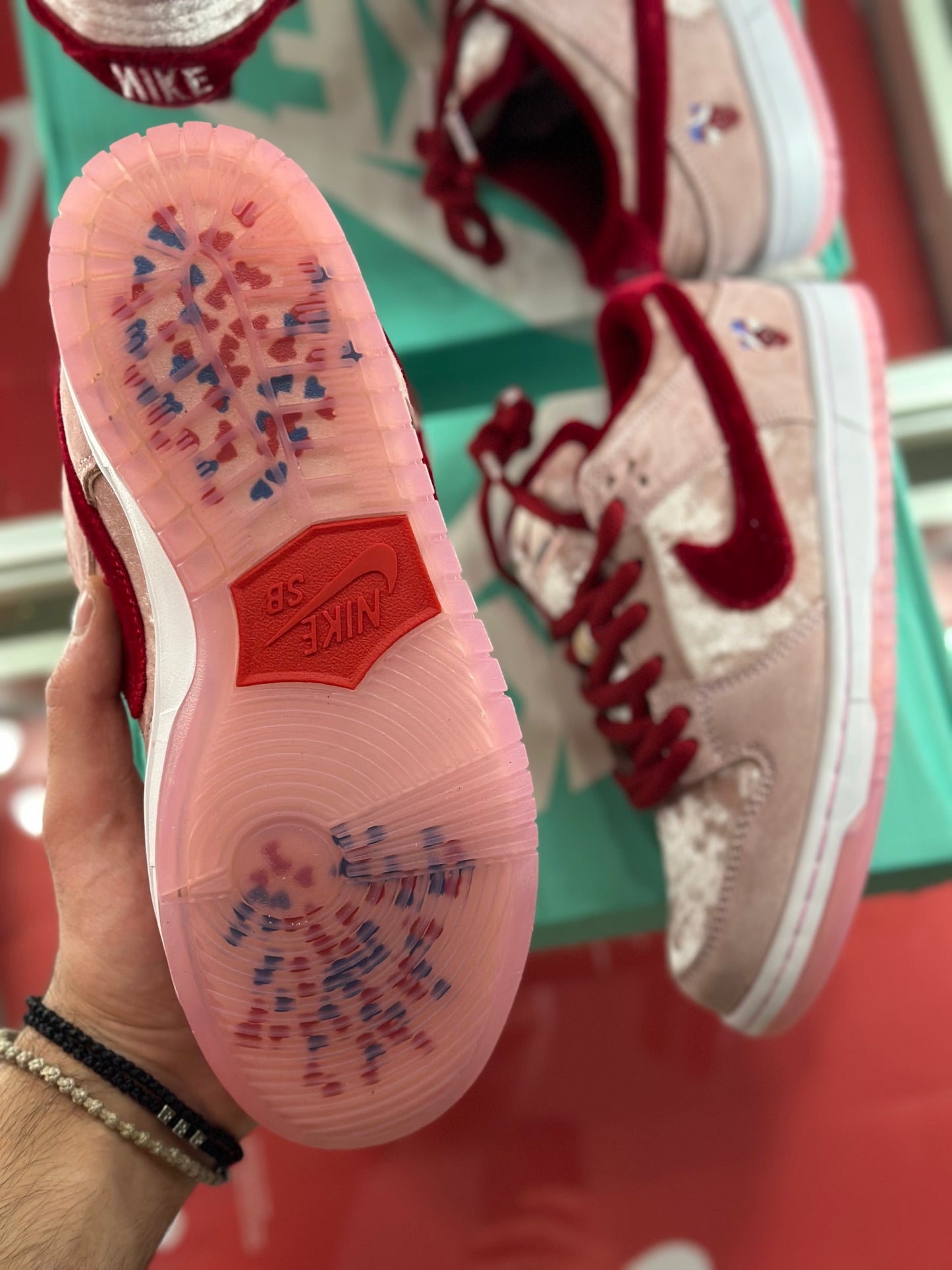 Nike dunk low sb valentines