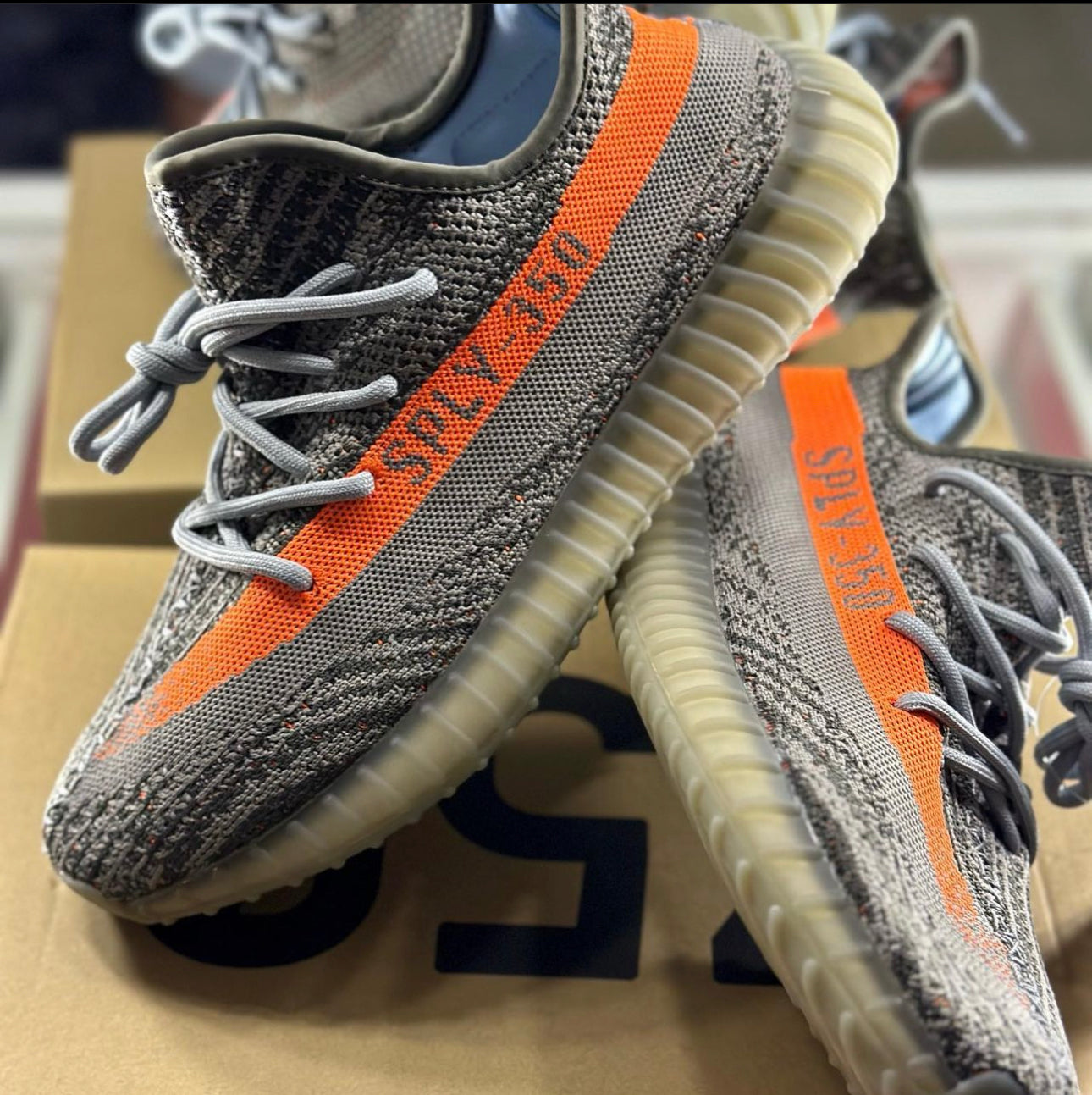 Adidas Yeezys 350 v2 beluga