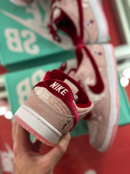 Nike dunk low sb valentines