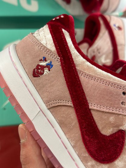 Nike dunk low sb valentines