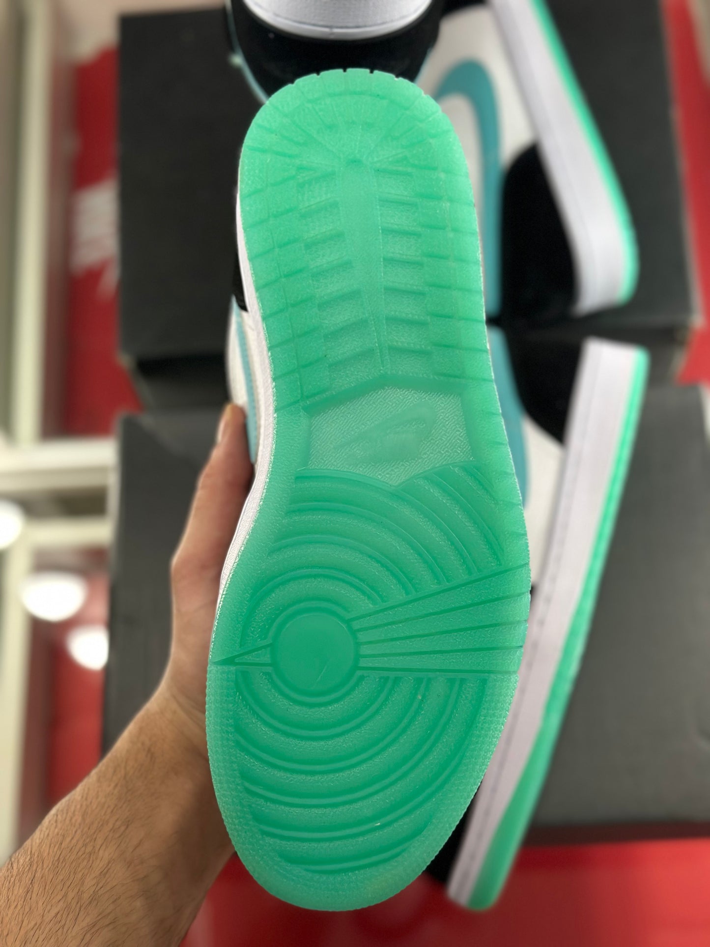 Jordan 1 low green Island